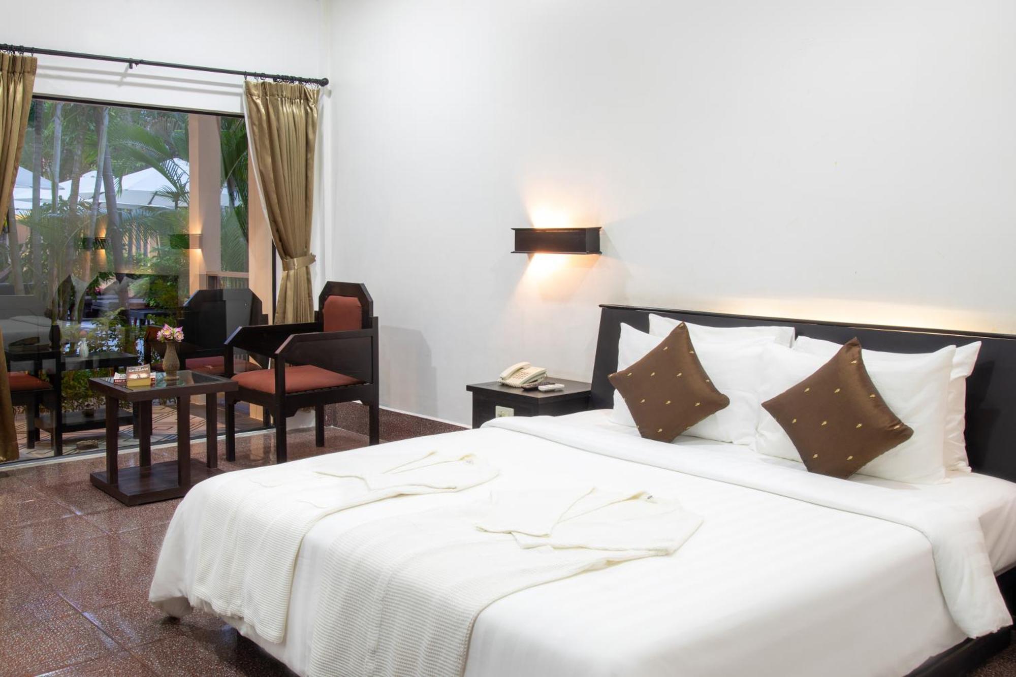 The Oasis Harbor Hotel